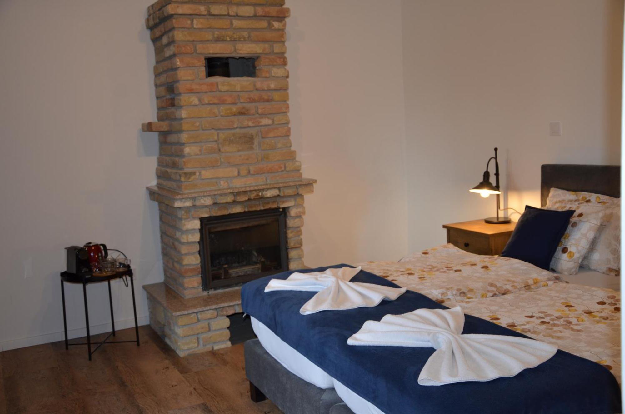 Kerekerdo Vendeghaz Hotel Kisszekely ภายนอก รูปภาพ