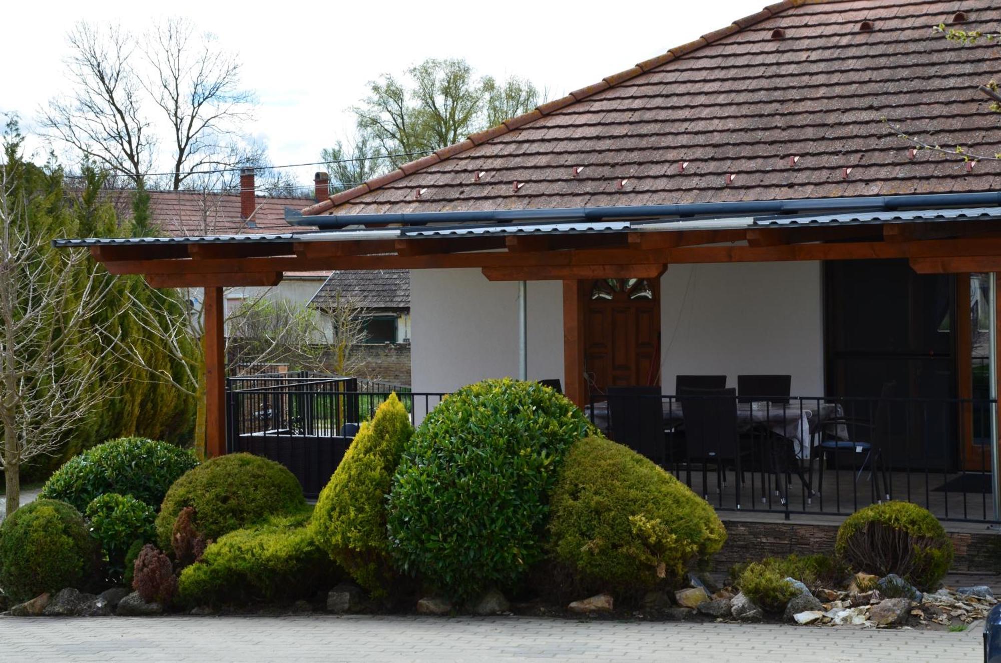 Kerekerdo Vendeghaz Hotel Kisszekely ภายนอก รูปภาพ